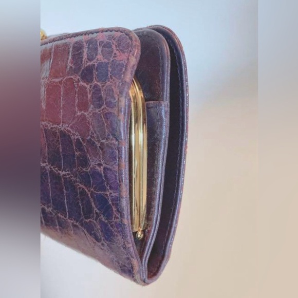 Miumiu Croc Embossed Kisslock Wallet - Picture 7 of 7